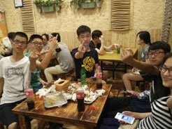 板芙镇烧烤加盟,学烧烤技术,开烧烤店多少钱疯狂烤翅加盟
